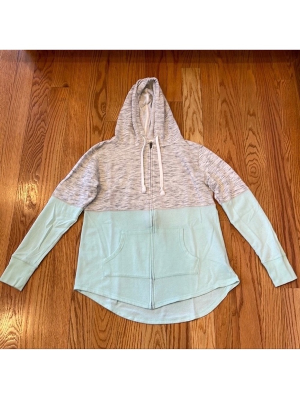 Great Condition SO “Boyfriend Hoodie” Two-Tone Hooded Full Zip Sweatshirt- Sz. M